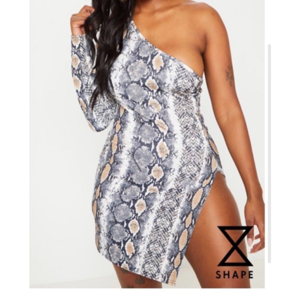 NEW Prettylittlething 1 shoulder snake print dress